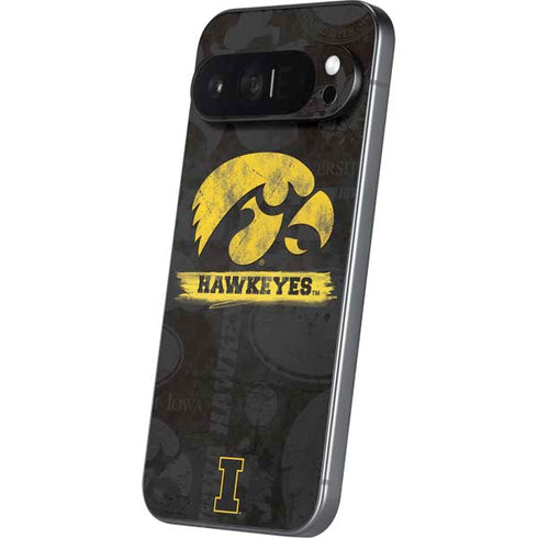 University of Iowa Hawkeyes Distressed Logo Pixel 9 Pro XL Skin